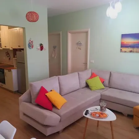 Apartment Sara's Cozy In Lalzi Bay